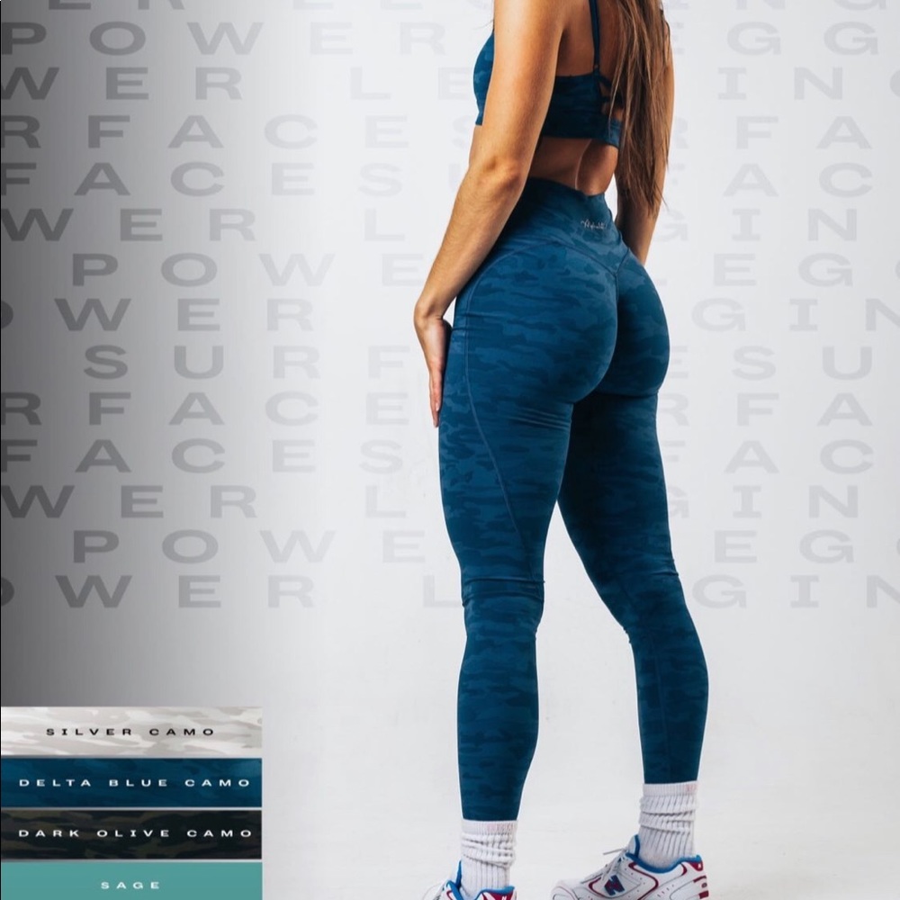 Alphalete surface power leggings blue camo